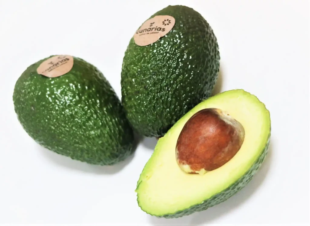 Aguacate fruta con vitamina D fruta que contiene vitamina d